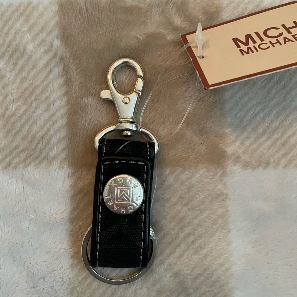 Michael Kors Black and Silver Key Holder - Picture 6 of 9